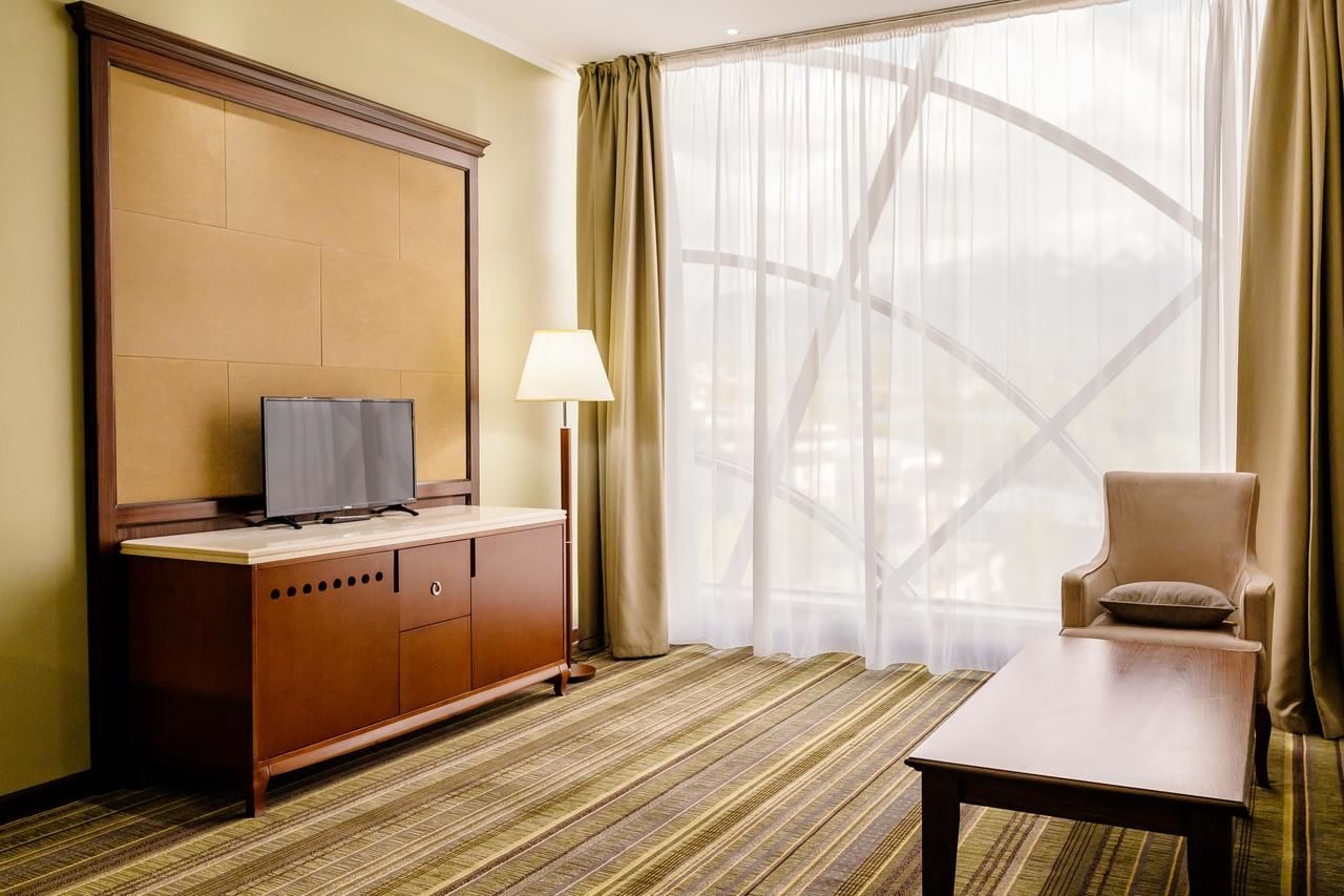 Отель Shera Inn Hotel Алматы