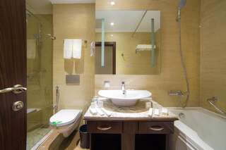 Отель Shera Inn Hotel Алматы Люкс с кроватью размера «king-size»-5